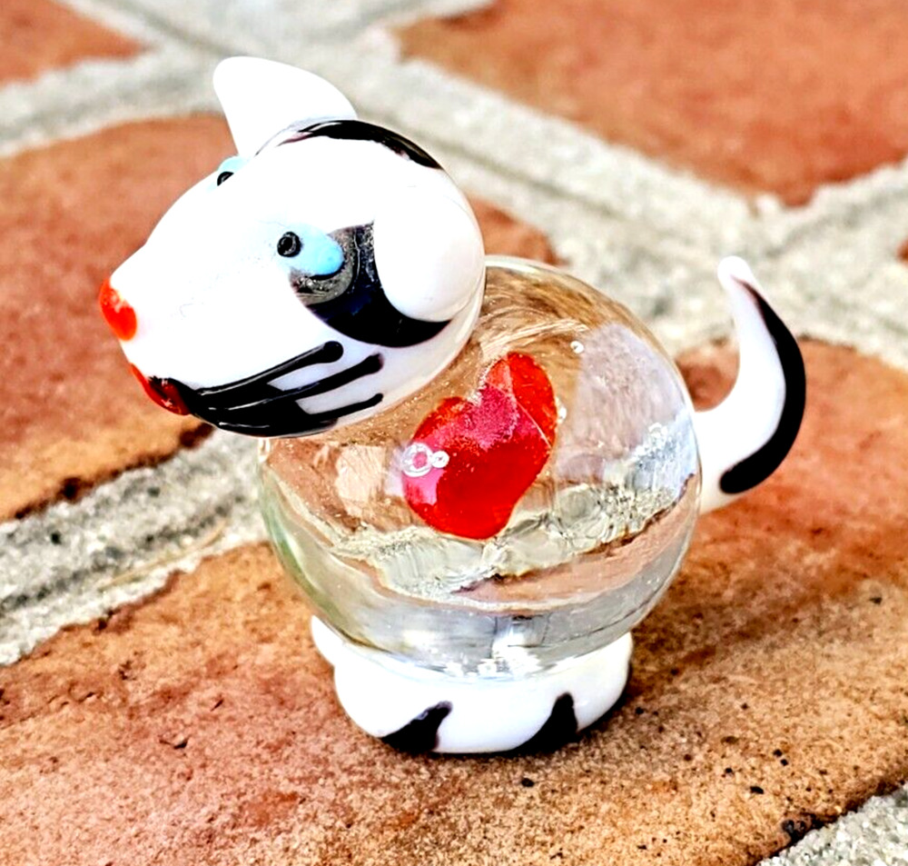Cat Figurine With Heart Global Village Glass Studios 1 3/4"